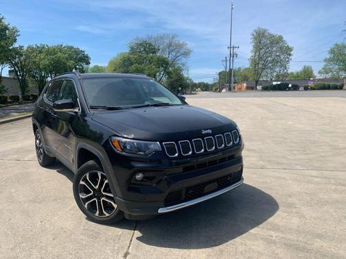 Diamond Black Crystal Pearlcoat 2022 Jeep Compass Limited