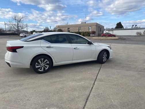 2025 Nissan Altima S FWD