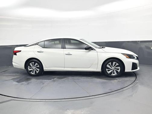 2025 Nissan Altima S FWD