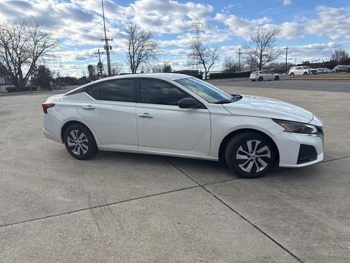 2025 Nissan Altima S FWD