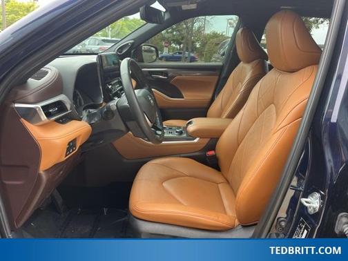 2022 Toyota Highlander Platinum