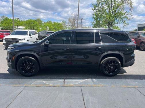 Black Metallic 2024 Chevrolet Traverse LT