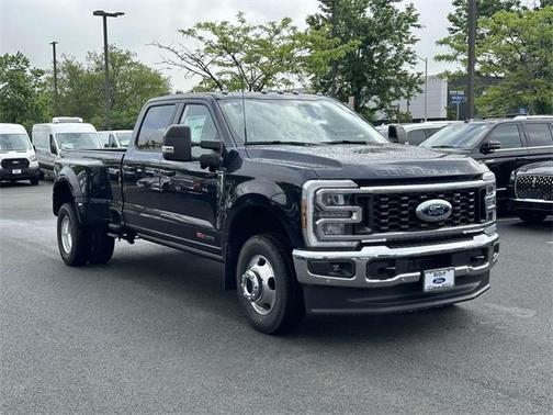 2025 Ford F-350 Lariat Super Duty