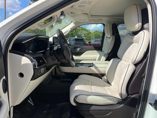 2022 Lincoln Navigator L Black Label