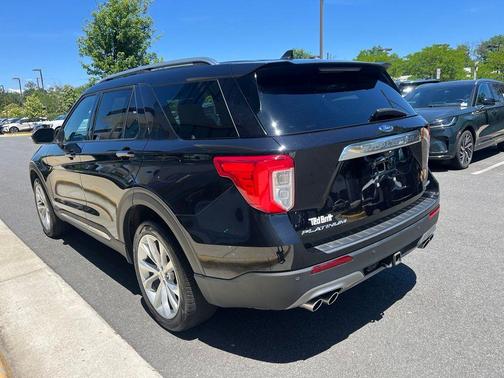 Black Metallic 2024 Ford Explorer Platinum
