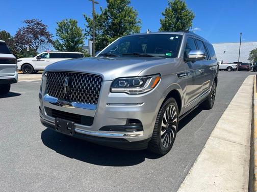 Silver Radiance Metallic 2023 Lincoln Navigator L Black Label
