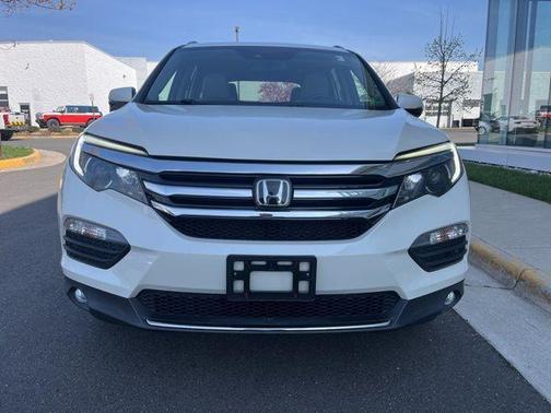 White 2016 Honda Pilot Touring