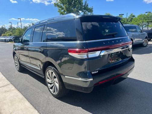 Flight Blue 2022 Lincoln Navigator Standard