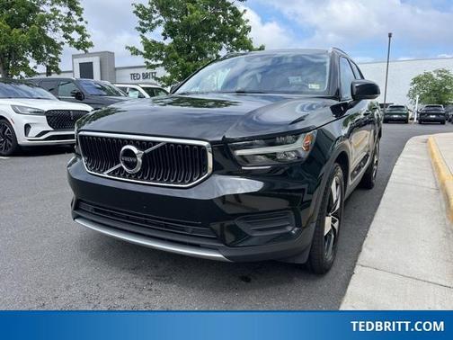2020 Volvo XC40 T5 Momentum