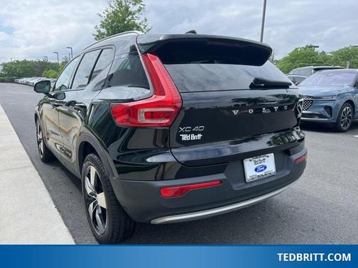 2020 Volvo XC40 T5 Momentum