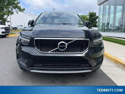 2020 Volvo XC40 T5 Momentum