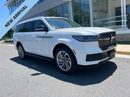 White Metallic 2026 Lincoln Navigator Premiere
