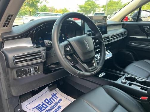 2025 Lincoln Corsair Premiere