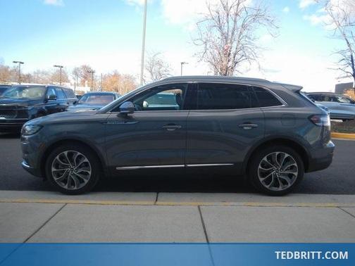 2023 Lincoln Nautilus Reserve