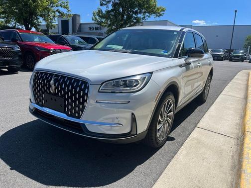 Crystal White 2025 Lincoln Corsair Reserve