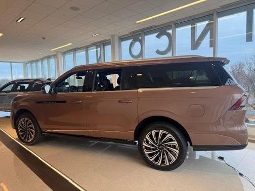 2025 Lincoln Navigator L Black Label