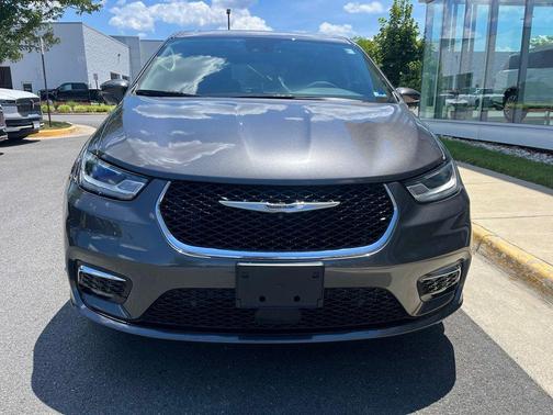 Crystal Metallic 2022 Chrysler Pacifica Hybrid Touring L