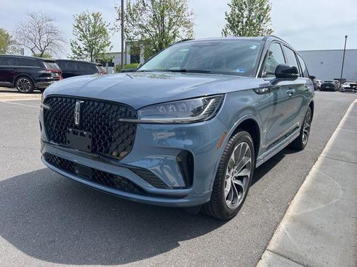 Blue Metallic 2026 Lincoln Aviator Premiere