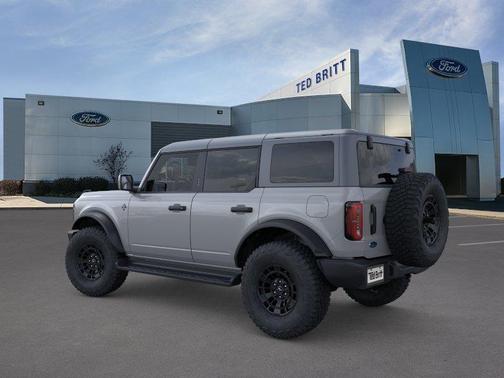 Avalanche Gray 2026 Ford Bronco Outer Banks