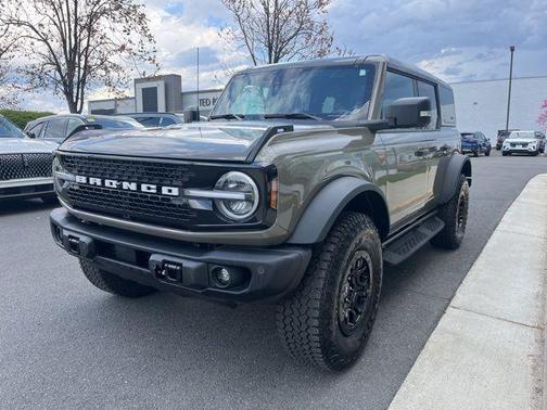 Gray 2025 Ford Bronco Badlands