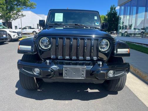 Black Clearcoat 2023 Jeep Wrangler Sahara