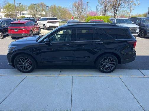 Black Metallic 2025 Ford Explorer ST