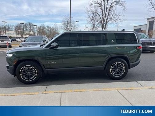 2025 Rivian R1S Adventure