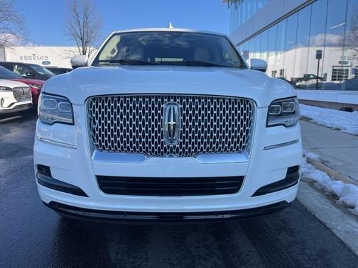 2023 Lincoln Navigator L Reserve