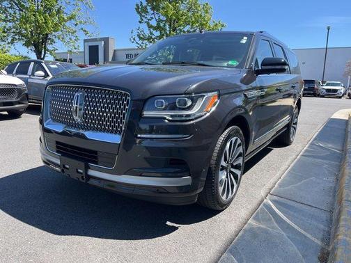 Gray Metallic 2024 Lincoln Navigator L Reserve
