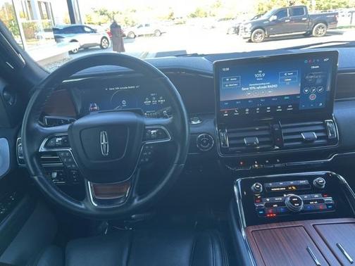 2023 Lincoln Navigator L Reserve