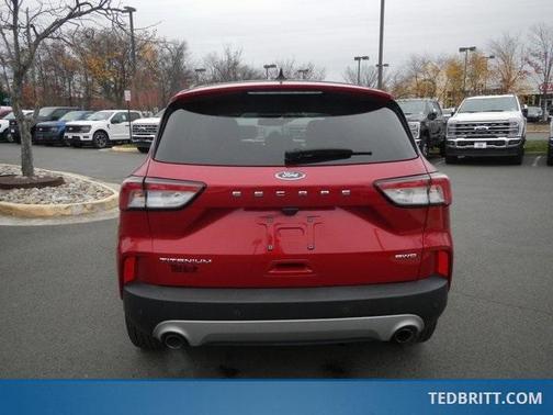 2022 Ford Escape Titanium