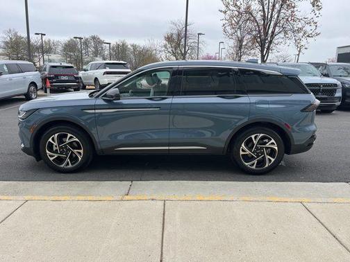 Blue Metallic 2026 Lincoln Nautilus Premiere