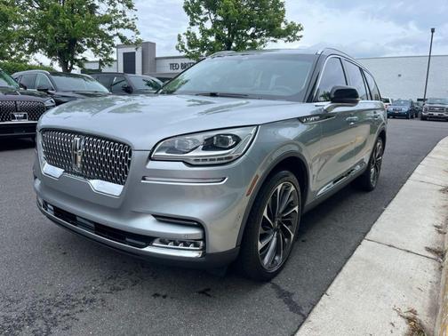 Radiance Metallic 2023 Lincoln Aviator Reserve AWD