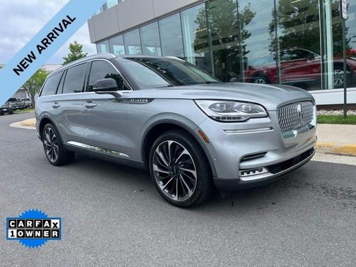 Radiance Metallic 2023 Lincoln Aviator Reserve AWD