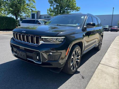 Diamond Black 2023 Jeep Grand Cherokee L Overland