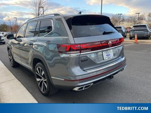 2024 Volkswagen Atlas 2.0T SEL Premium R-Line
