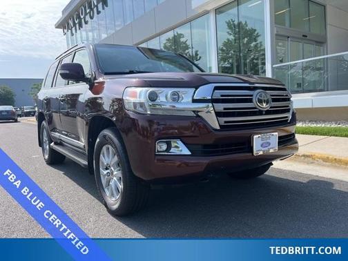 2017 Toyota Land Cruiser V8