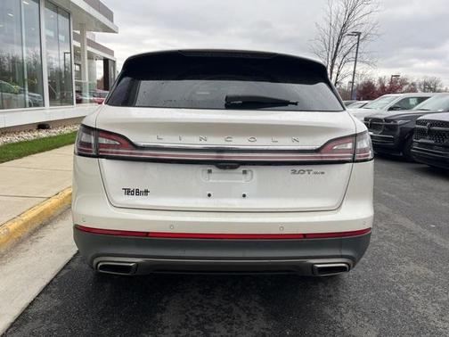 2019 Lincoln Nautilus Select