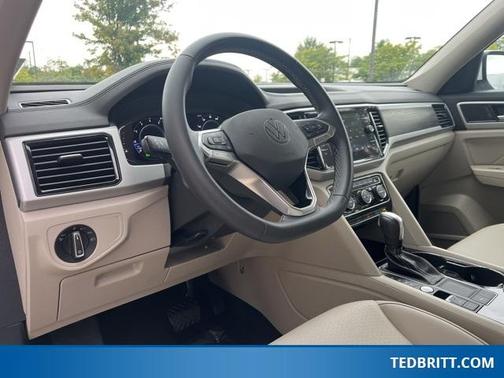 2022 Volkswagen Atlas 2.0T SE w/Technology