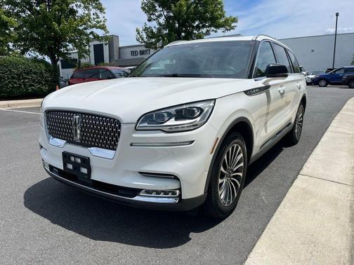 Pristine White 2023 Lincoln Aviator Reserve AWD