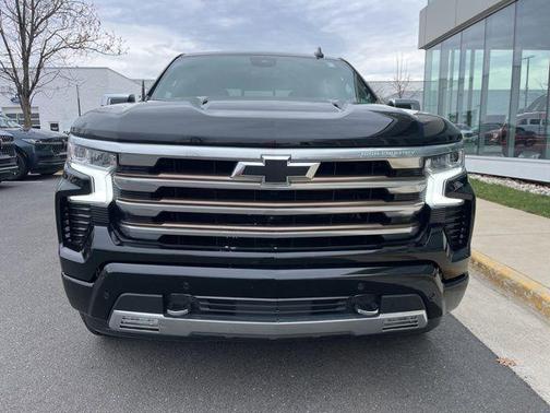 Black 2022 Chevrolet Silverado 1500 High Country