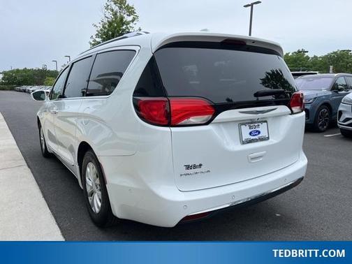 2018 Chrysler Pacifica Touring-L
