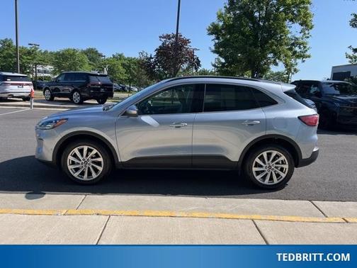 2022 Ford Escape Titanium