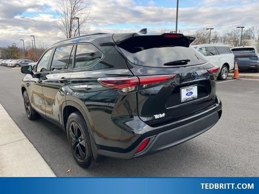 2024 Toyota Highlander Hybrid XLE