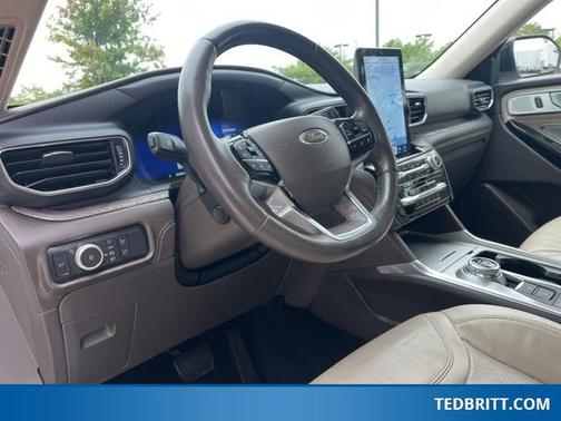 2022 Ford Explorer Platinum