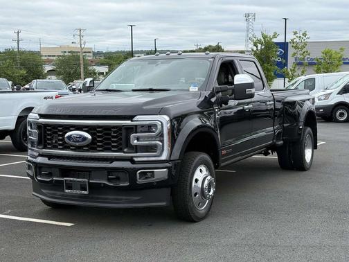 Agate Black Metallic 2026 Ford F-450 Platinum