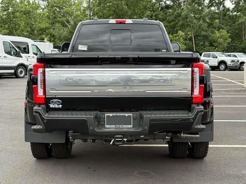 Agate Black Metallic 2026 Ford F-450 Platinum