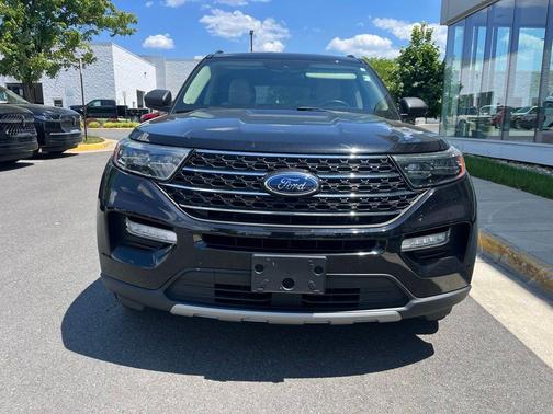 Black Metallic 2022 Ford Explorer XLT