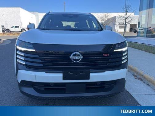 2025 Nissan Kicks SR