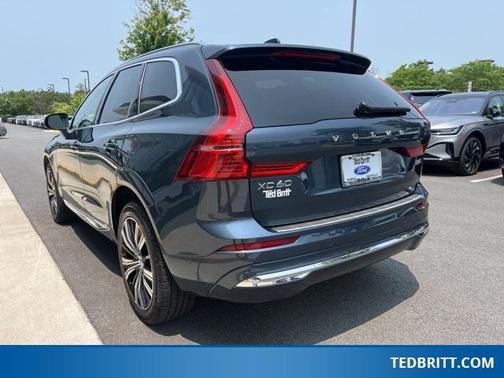 2023 Volvo XC60 B5 Ultimate Bright Theme